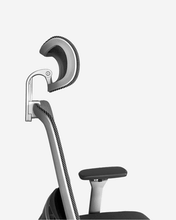 Last inn bildet i Galleri-visningsprogrammet, Pomelo kontorstol - grå stoff og lysegrå understell farge - ergonomisk kontorstol - nærbilde av nakkestøtte
