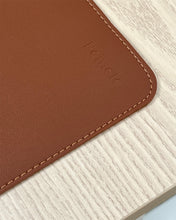 Last inn bildet i Galleri-visningsprogrammet, illustrasjonsbilde av brun musematte. Nærbilde for å vise kvalitet og fargen av Pomelo sin musematte.
